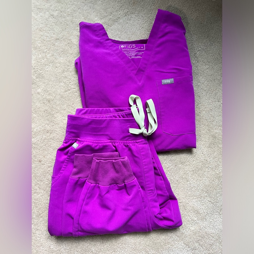 Purple Jolt Figs Scrub Set